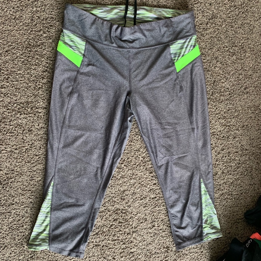 Athletic leggings